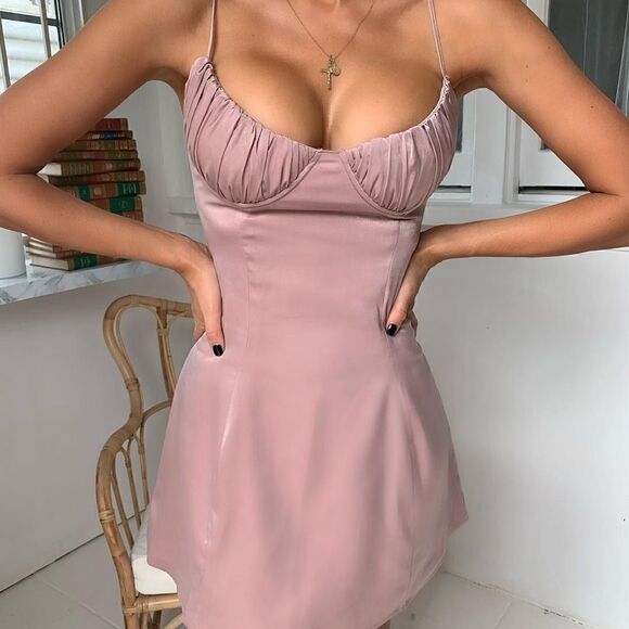 Tiger Mist Dresses & Skirts - Tigermist Elsie dress  